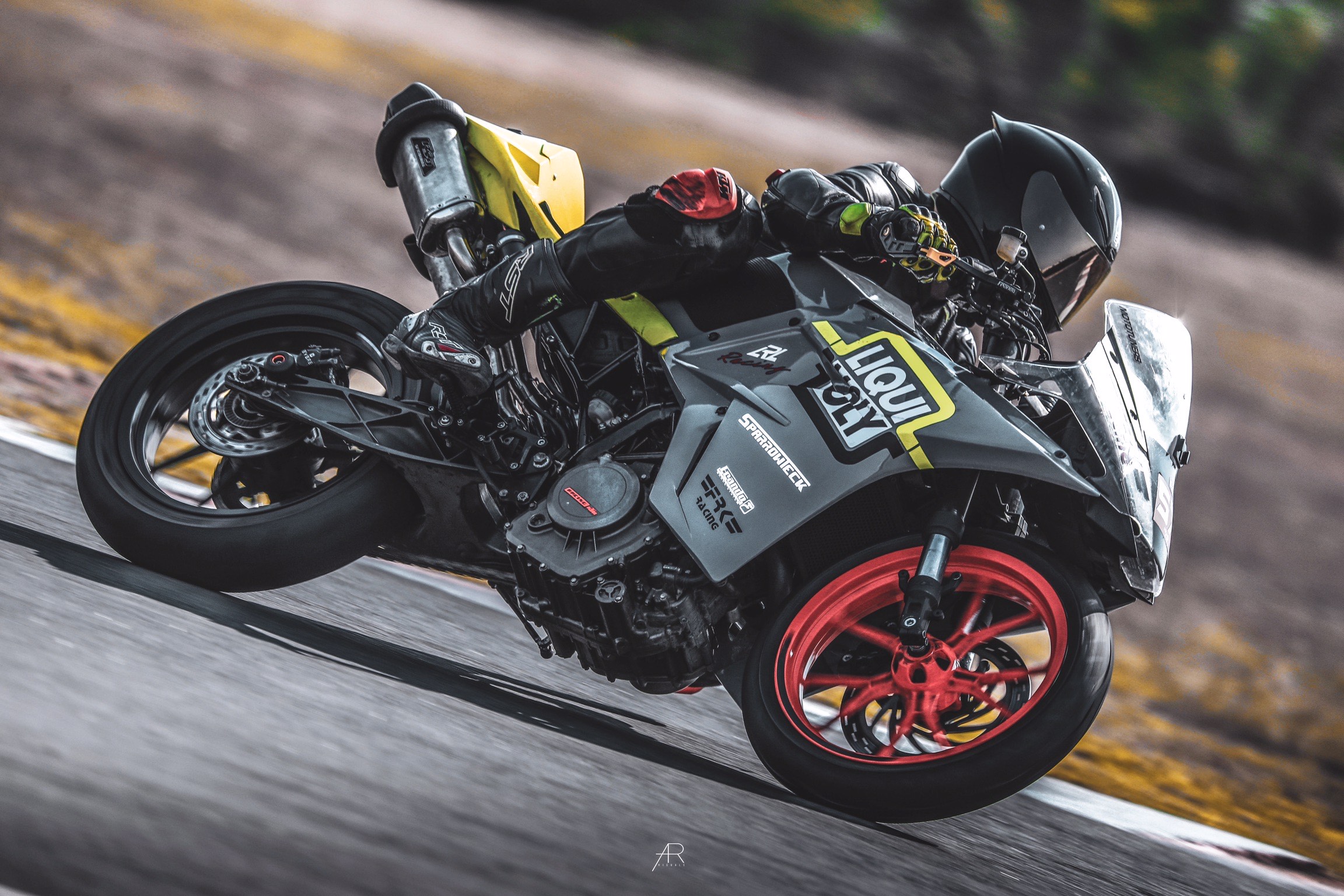 Kawasaki ZX6R Arrow Exhaust Systems for Ultimate Performance Retrocross India